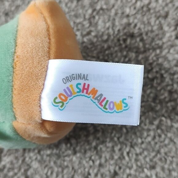 New With Tags Squishmallow 3.5" Nakobe The Axolotl Latte Plush Clip - Picture 10 of 12